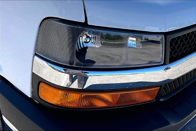Used 2025 Chevrolet Express 3500 LT w/ LT Preferred Equipment Group RWD image 30
