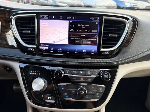Used 2021 Chrysler Pacifica Limited w/ Premium & Safety Sphere Group AWD/4WD image 32