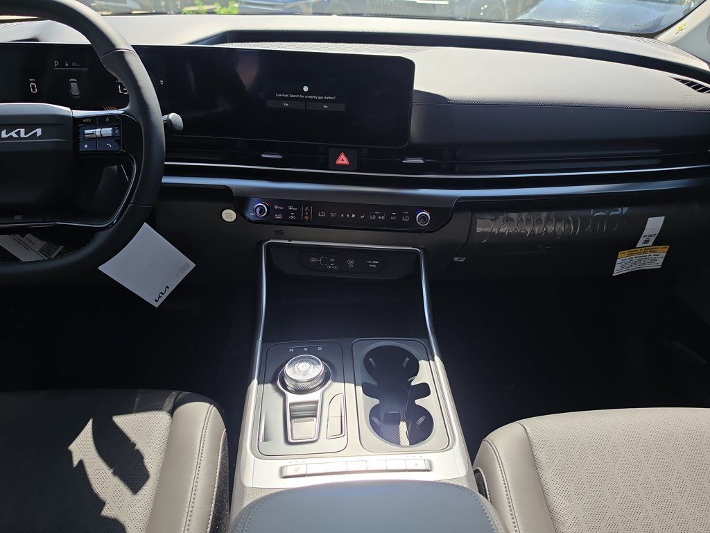 New 2027 Kia Carnival LXS FWD image 14