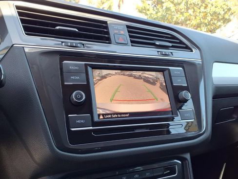 Used 2021 Volkswagen Tiguan S FWD image 18