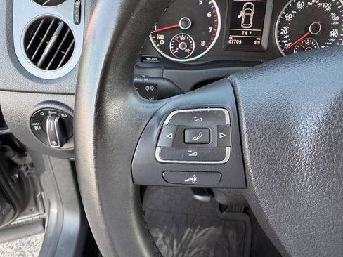 Used 2016 Volkswagen Tiguan SE FWD image 38