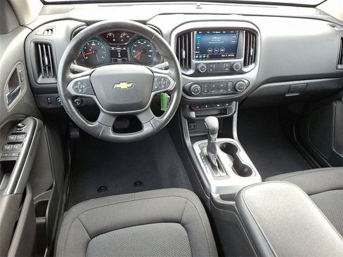 Used 2022 Chevrolet Colorado LT w/ LT Convenience Package image 2