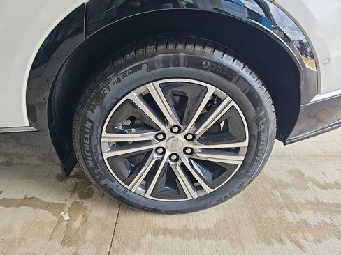 Certified 2025 Cadillac Lyriq Luxury w/ LPO, Floor Liner Package AWD/4WD image 33