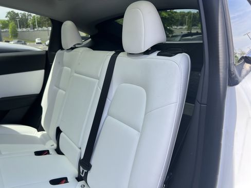 Used 2022 Tesla Model Y Performance image 29