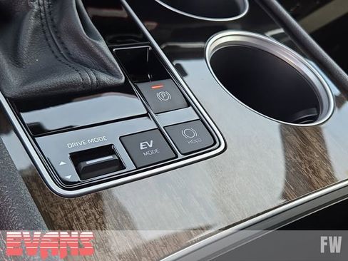 New 2026 Toyota Sienna Platinum image 11