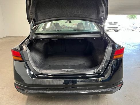 Used 2023 Nissan Altima 2.5 SV FWD image 16
