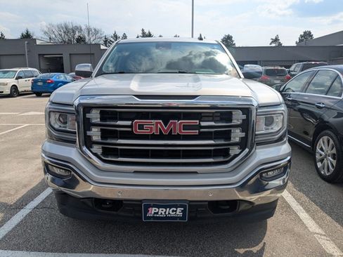 Used 2018 GMC Sierra 1500 SLT w/ SLT Premium Package image 2
