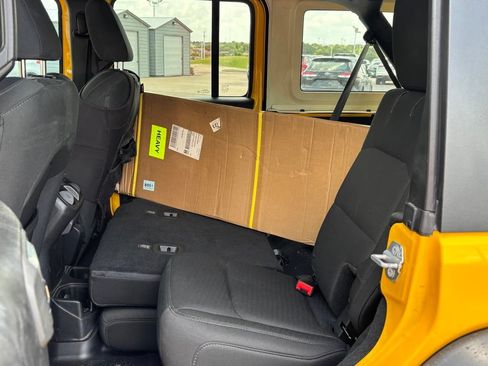 Used 2018 Jeep Wrangler Unlimited Sport AWD/4WD image 7
