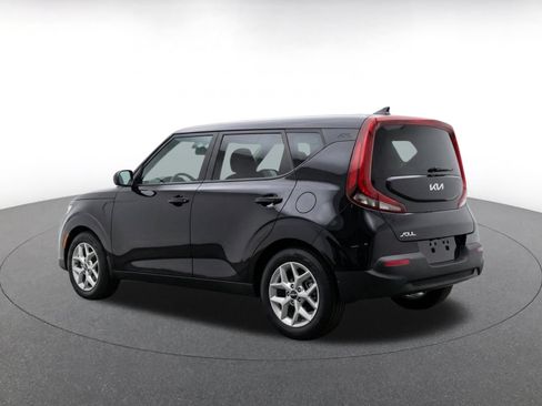 Used 2025 Kia Soul LX w/ LX Technology Package FWD image 7