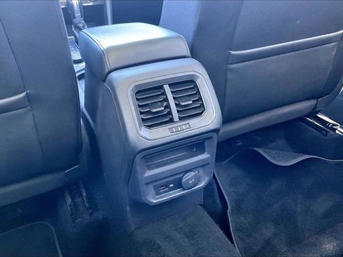 Used 2019 Volkswagen Tiguan SE AWD/4WD image 10