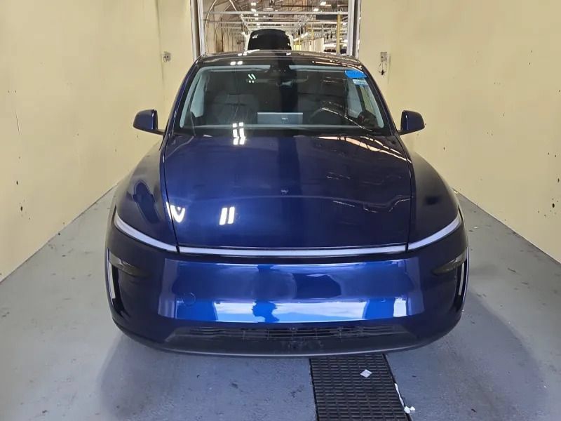 Used 2026 Tesla Model Y 2WD image 2
