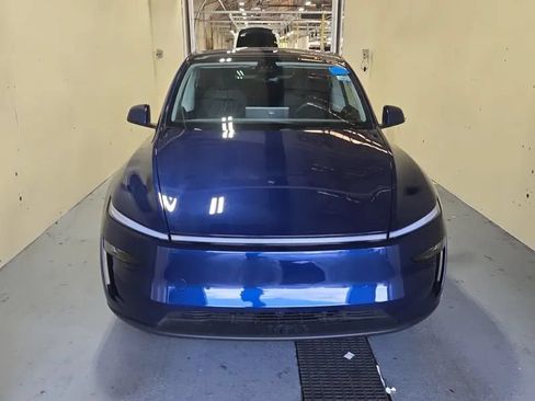Used 2026 Tesla Model Y 2WD image 2