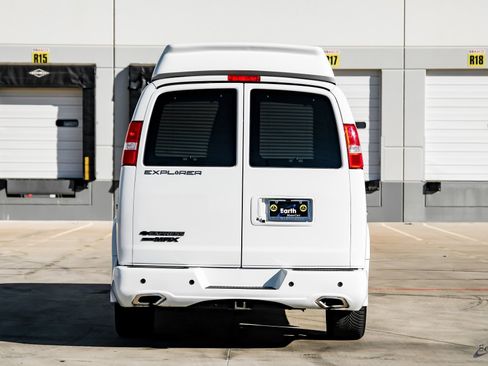 Used 2023 Chevrolet Express 2500 image 10