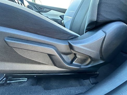 Used 2019 Subaru Crosstrek 2.0i image 10