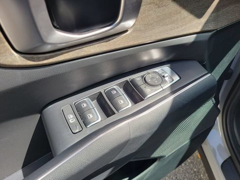 Certified 2023 Kia Sorento EX w/ Panoramic Sunroof Package FWD image 15