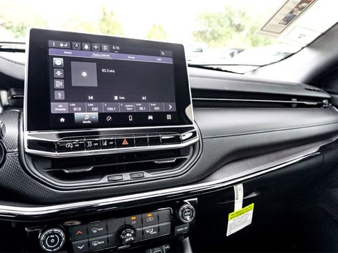 New 2026 Jeep Compass Latitude image 14