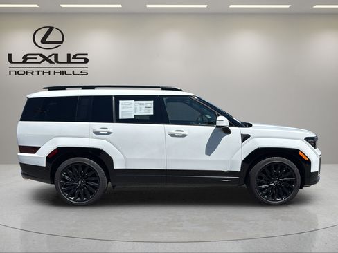 Used 2026 Hyundai Santa Fe Calligraphy AWD/4WD image 5