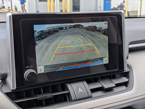 Used 2025 Toyota RAV4 XLE w/ Convenience Package image 25