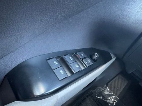 Certified 2018 Toyota Camry SE image 32