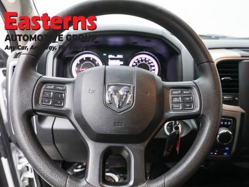 Used 2020 RAM 1500 Classic SLT image 10