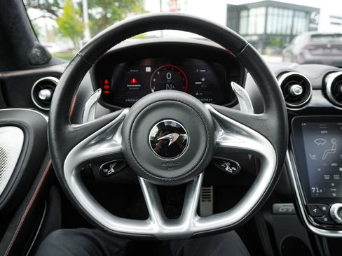 Used 2022 McLaren GT RWD image 22