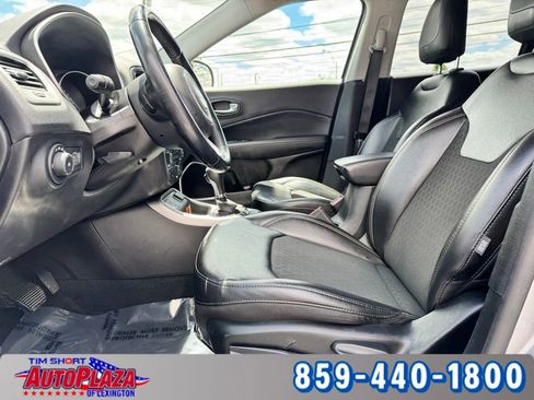 Used 2020 Jeep Compass Latitude FWD image 33