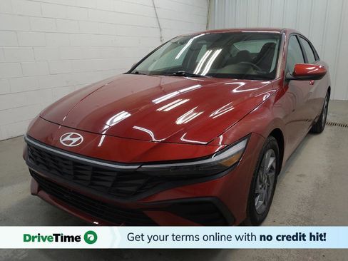 Used 2024 Hyundai Elantra SEL FWD image 1
