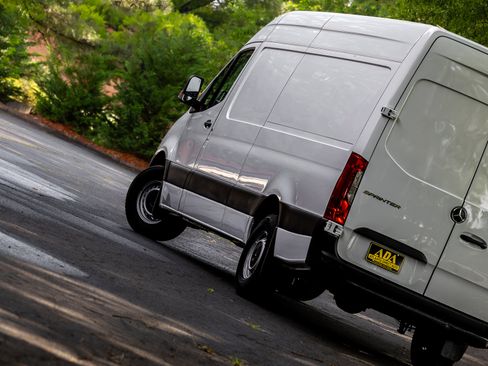 Used 2022 Mercedes-Benz Sprinter 2500 image 25