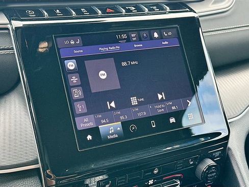 Used 2023 Jeep Grand Cherokee Altitude image 14