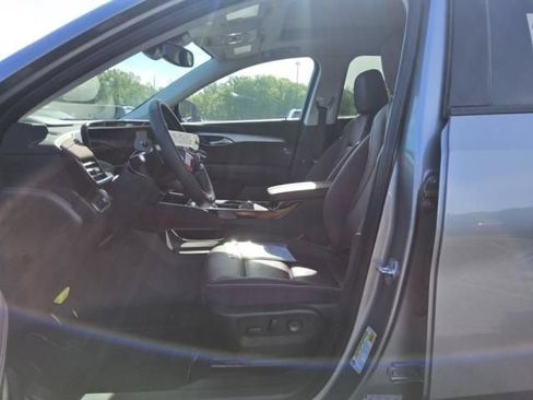 Used 2025 Buick Envision Sport Touring AWD/4WD image 7