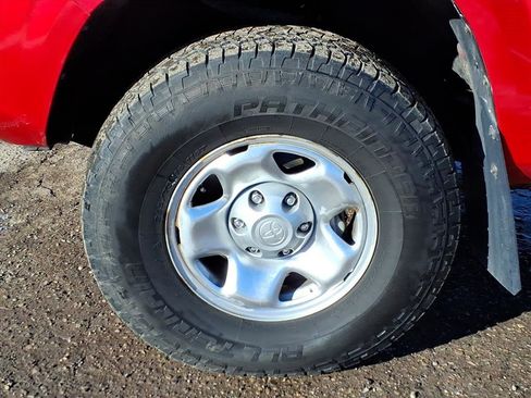 Used 2020 Toyota Tacoma SR image 9