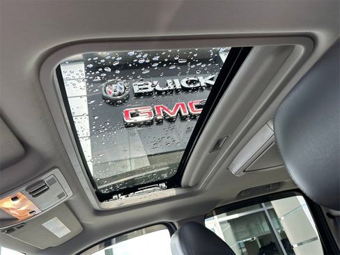 Used 2011 GMC Sierra 3500 Denali image 52