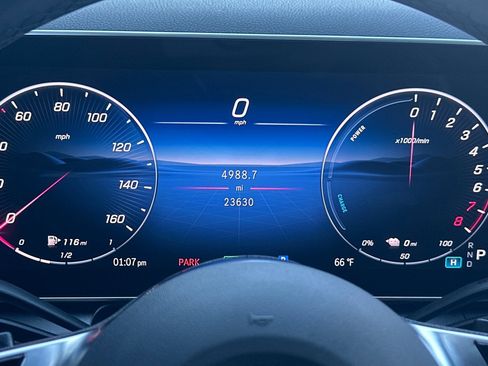 Used 2025 Mercedes-Benz GLC 350e 4MATIC image 34