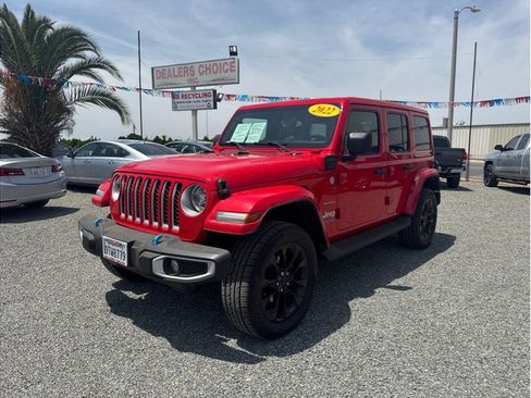 Used 2022 Jeep Wrangler Unlimited Sahara w/ Cold Weather Group AWD/4WD image 1
