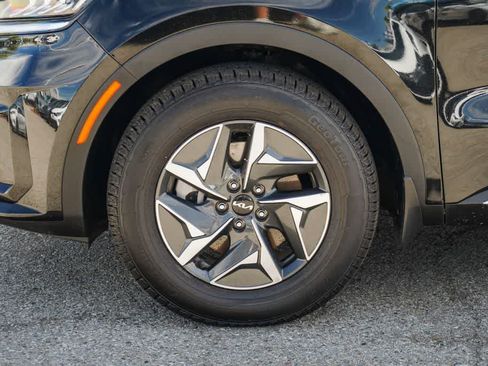 Certified 2023 Kia Sorento EX w/ Panoramic Sunroof Package FWD image 10