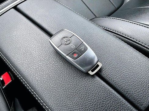 Certified 2023 Mercedes-Benz GLA 250 4MATIC image 37