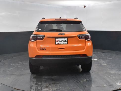 New 2026 Jeep Compass Latitude w/ Sun and Sound Group AWD/4WD image 8