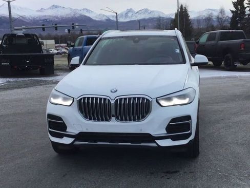 Used 2023 BMW X5 xDrive40i w/ Premium Package image 3