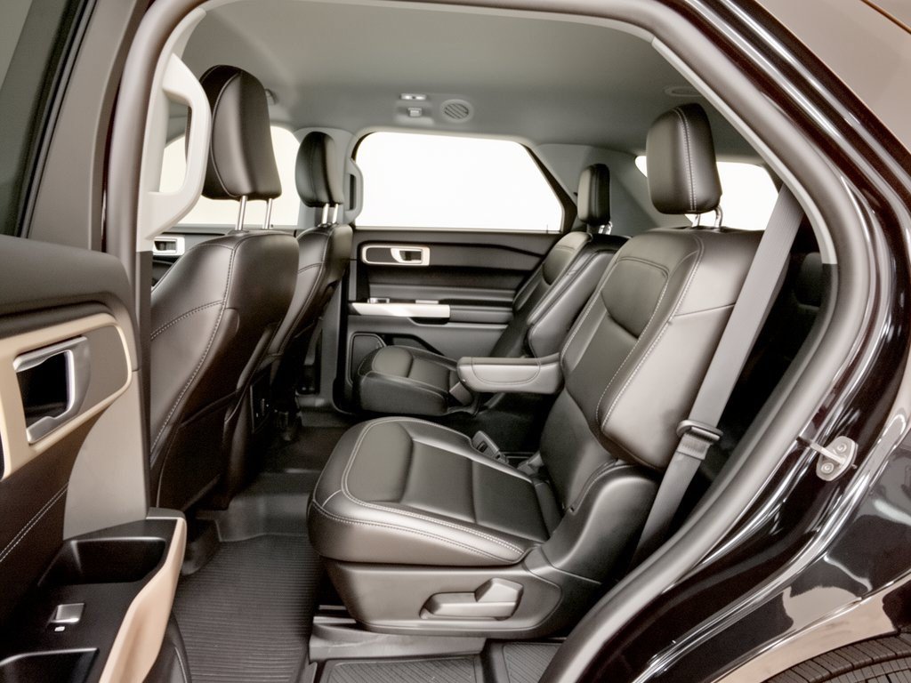 Certified 2023 Ford Explorer XLT w/ Equipment Group 202A RWD image 25
