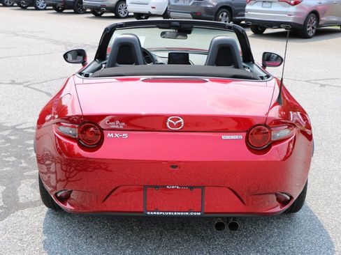 Used 2023 MAZDA MX-5 Miata Sport RWD image 4