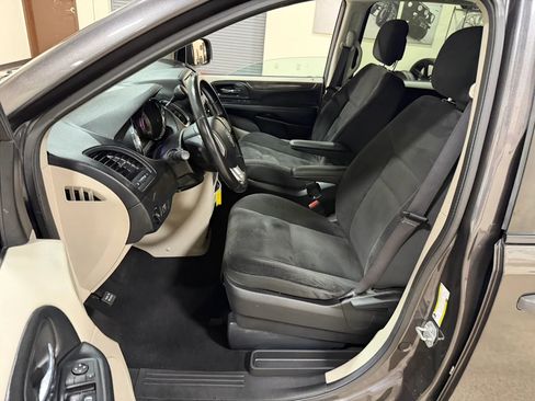 Used 2019 Dodge Grand Caravan SE w/ Rear Park Assist Package FWD image 39