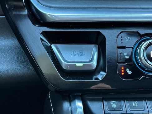 Used 2024 GMC Sierra 2500 Denali Ultimate AWD/4WD image 22