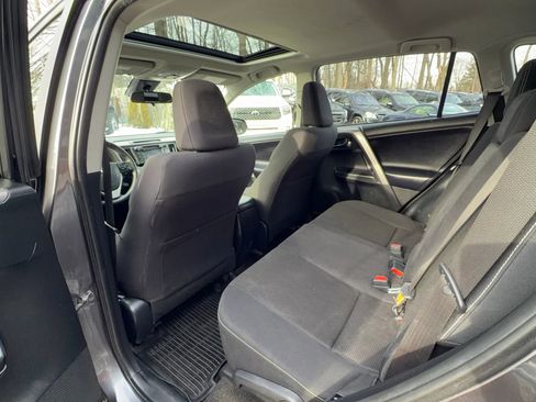 Used 2018 Toyota RAV4 XLE image 19