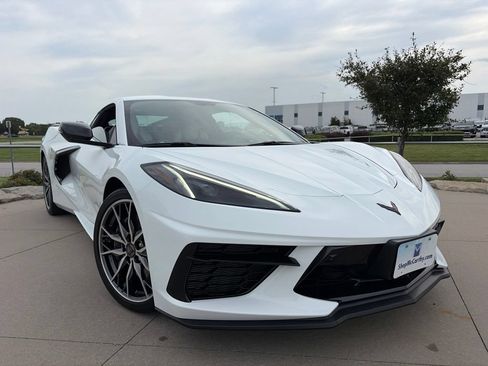 Used 2023 Chevrolet Corvette Stingray Preferred Cpe w/ Z51 Performance Package RWD image 2