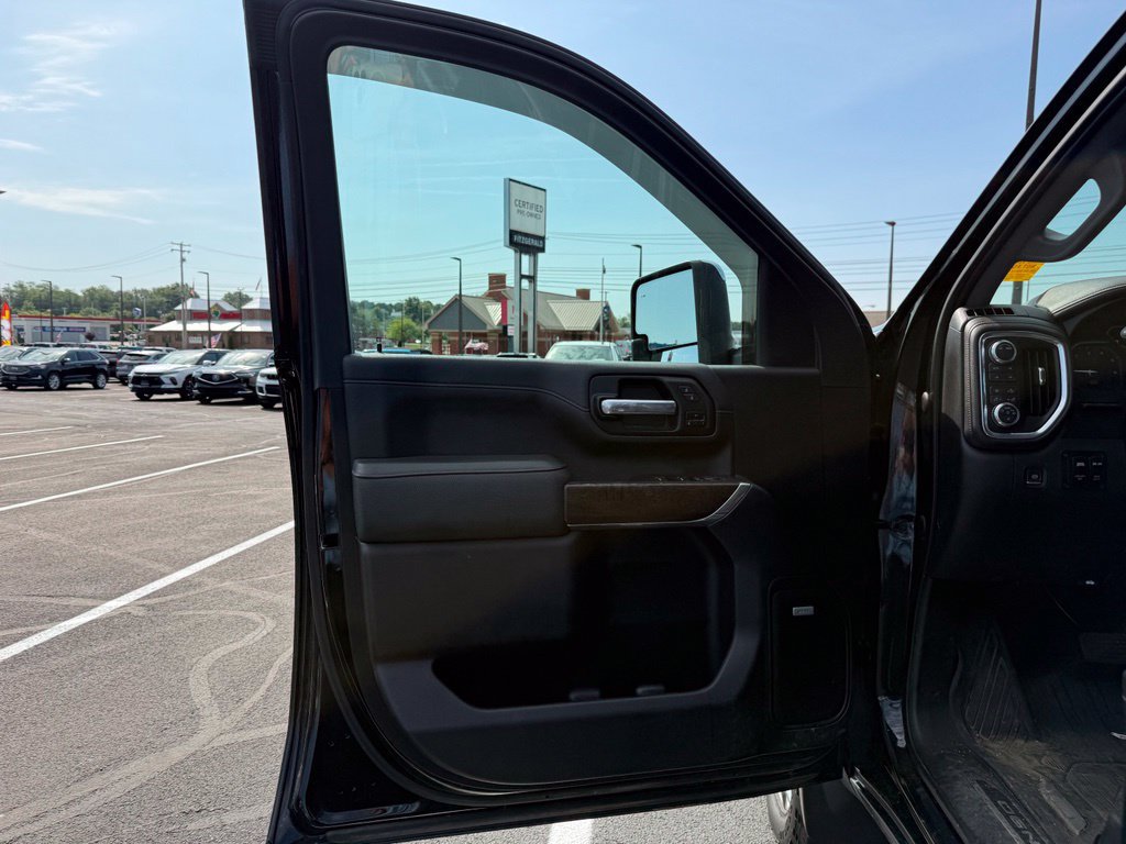 Used 2021 GMC Sierra 2500 Denali w/ Denali Ultimate Package AWD/4WD image 23