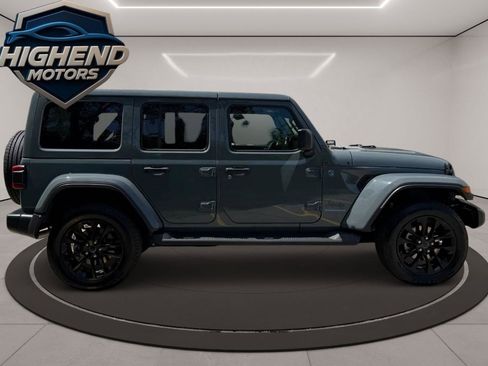 Used 2025 Jeep Wrangler Unlimited Sahara AWD/4WD image 7