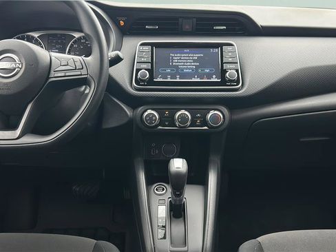 Used 2025 Nissan Kicks Play S image 22