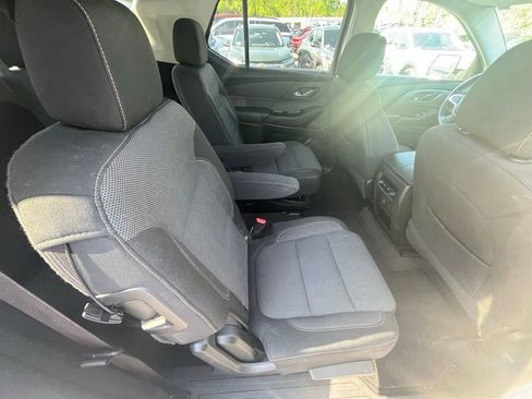 Used 2019 Chevrolet Traverse LT FWD image 13