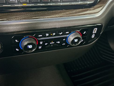 Used 2023 Chevrolet Silverado 1500 LT image 23