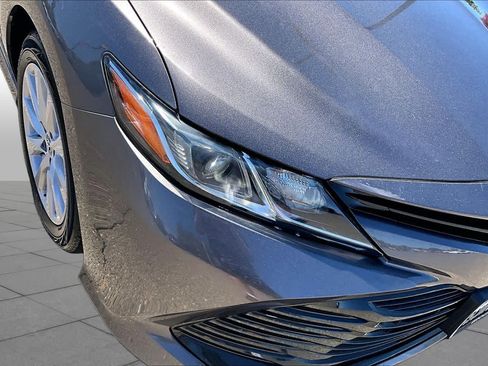 Used 2019 Toyota Camry LE FWD image 27